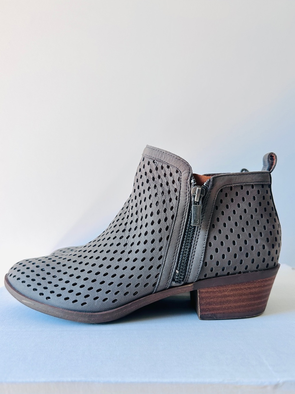 Lucky Brand Women's Basel Ankle Bootie Nubuck Leather Dusty Gray Brown (8.5)